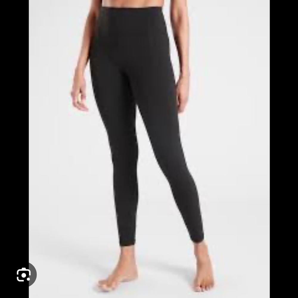 athleta salutation 7/8 tight powervita, size small, black